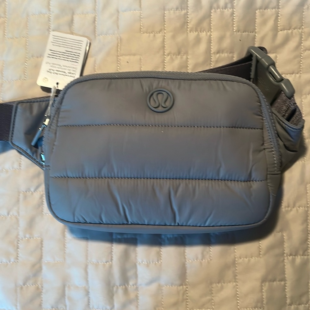 *New*  lululemon everywhere belt bag large